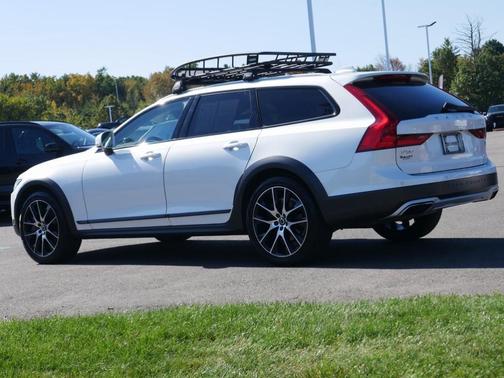 2020 Volvo V90 Cross Country T6