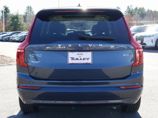 2023 Volvo XC90 B6 Core