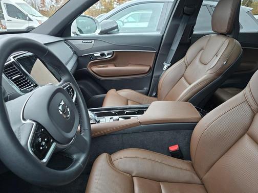2023 Volvo XC90 B6 Ultimate 7-Seater