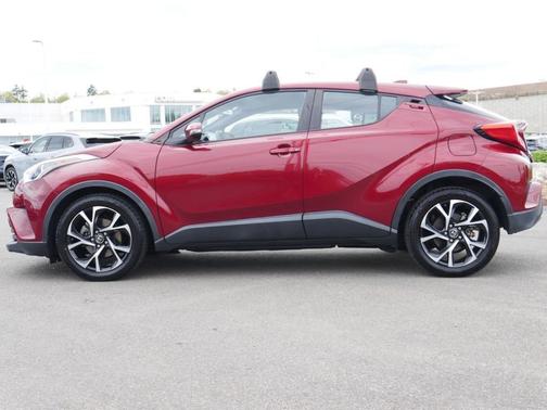 Pearl 2019 Toyota C-HR XLE