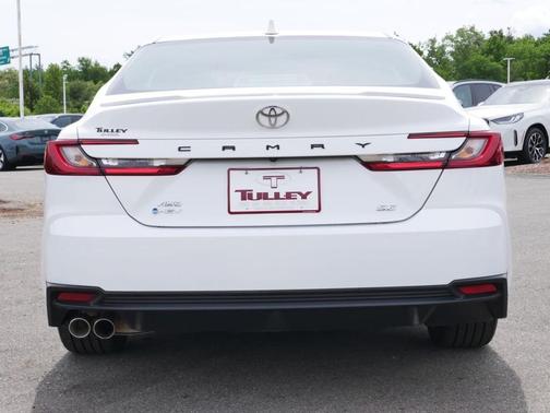 Ice 2025 Toyota Camry SE