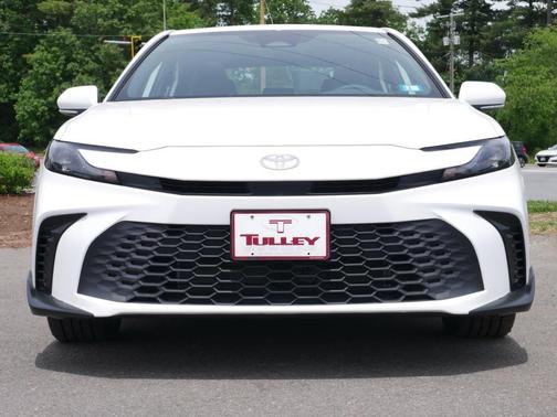 Ice 2025 Toyota Camry SE
