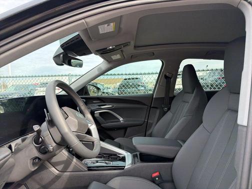 Mythos Black Metallic 2025 Audi Q5 2.0T quattro Premium