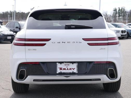 Uyuni White 2023 Genesis GV70 2.5T