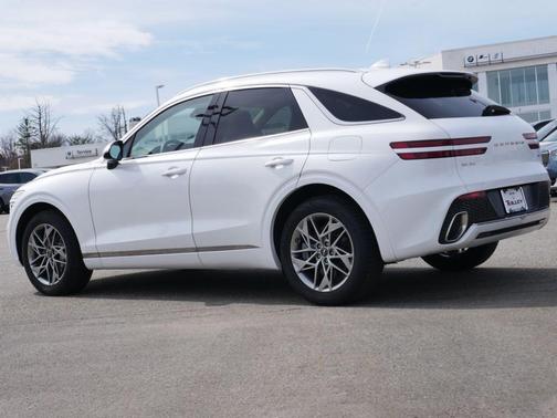 Uyuni White 2023 Genesis GV70 2.5T