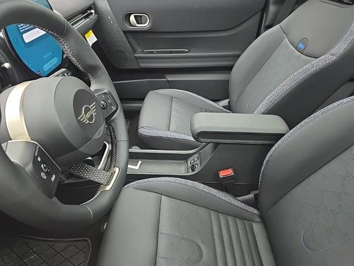 2025 MINI Hardtop ICONIC