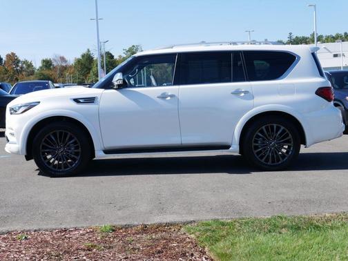 2023 INFINITI QX80 SENSORY