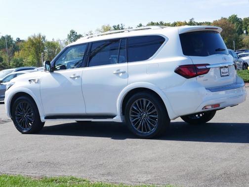 2023 INFINITI QX80 SENSORY