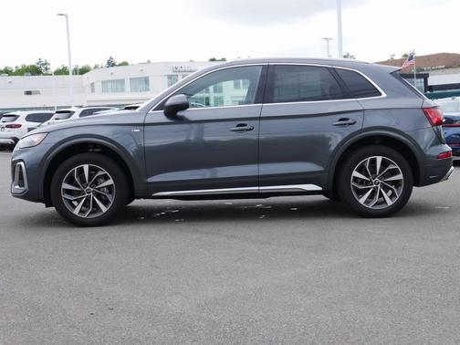 2022 Audi Q5 45 S line Premium Plus