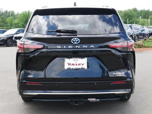 Midnight Black Metallic 2021 Toyota Sienna