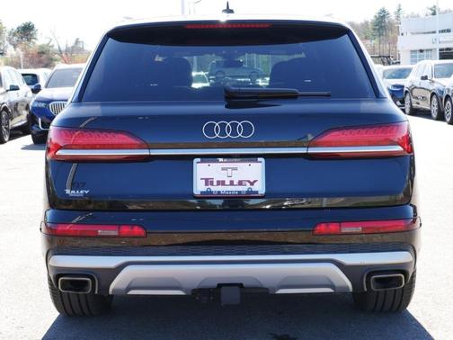 Mythos Black Metallic 2025 Audi Q7 55 Prestige
