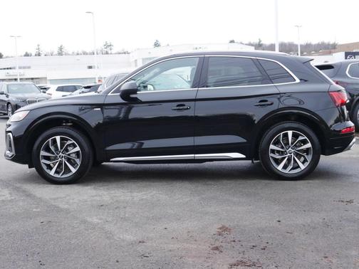 Mythos Black Metallic 2023 Audi Q5 45 S line quattro Premium
