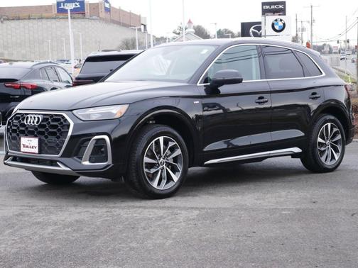 Mythos Black Metallic 2023 Audi Q5 45 S line quattro Premium