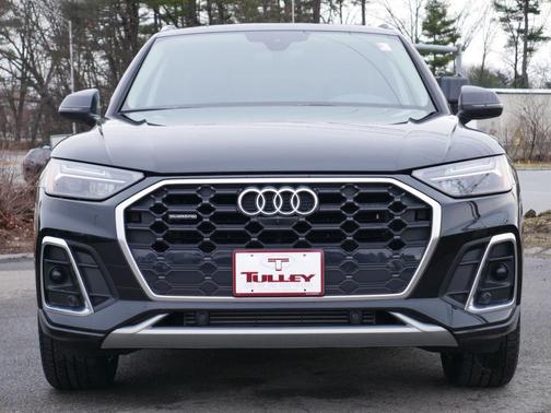 Mythos Black Metallic 2023 Audi Q5 45 S line quattro Premium