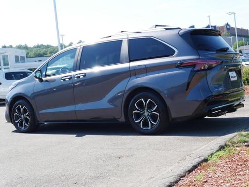 Magnetic Gray Metallic 2025 Toyota Sienna Platinum 7 Passenger