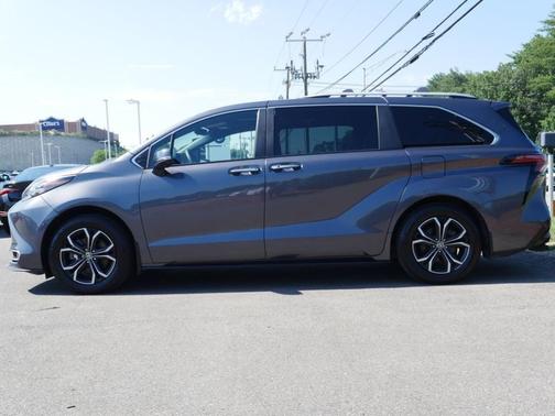 Magnetic Gray Metallic 2025 Toyota Sienna Platinum 7 Passenger