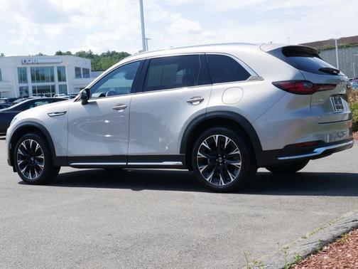 2024 Mazda CX-90 PHEV Premium Plus