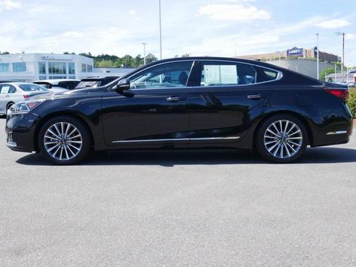 2017 Kia Cadenza Technology