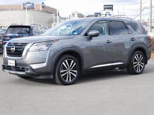 2024 Nissan Pathfinder Platinum