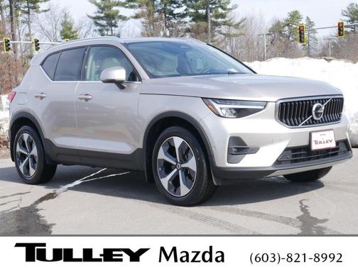 2023 Volvo XC40 B5 Plus Bright Theme