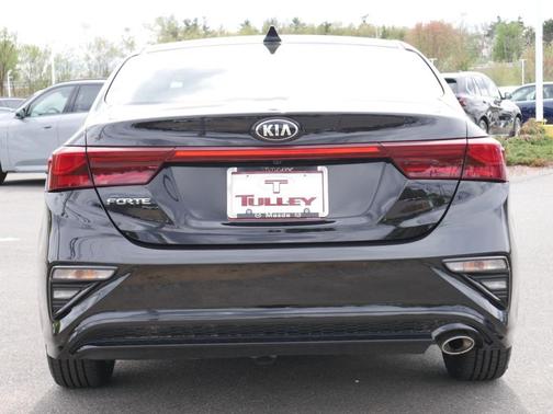 Aurora Black Pearl 2020 Kia Forte LXS