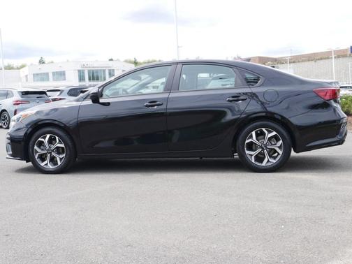 Aurora Black Pearl 2020 Kia Forte LXS