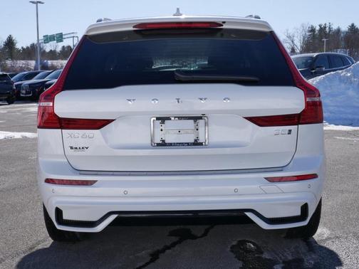 2025 Volvo XC60 B5 Core