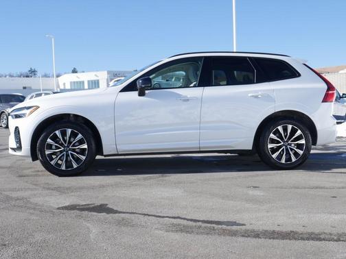 2025 Volvo XC60 B5 Core
