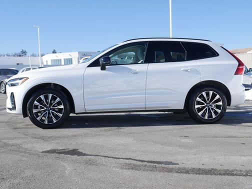 2025 Volvo XC60 B5 Core