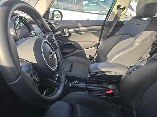 2023 MINI Hardtop Cooper