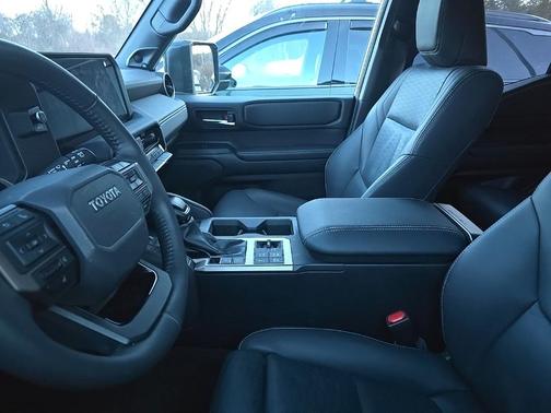 2025 Toyota Land Cruiser 