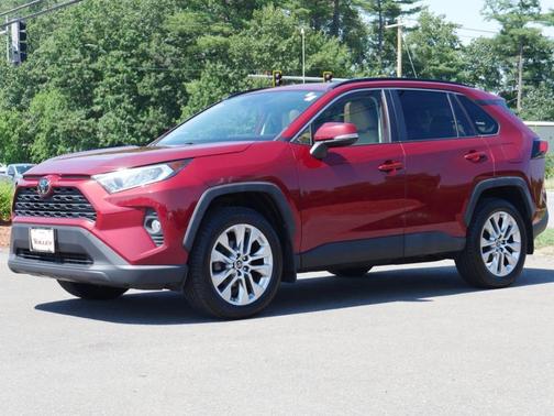 Pearl 2019 Toyota RAV4 XLE Premium