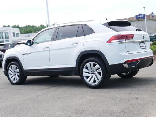 Pure White 2021 Volkswagen Atlas Cross Sport 2.0T SE w/Technology
