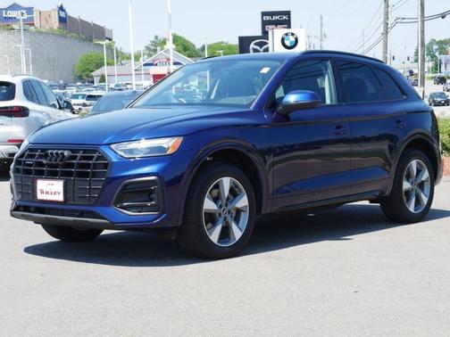 Navarra Blue Metallic 2025 Audi Q5 40 Premium