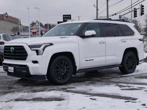 2024 Toyota Sequoia SR5