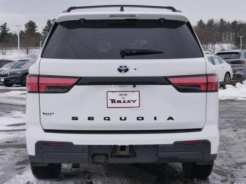 2024 Toyota Sequoia SR5
