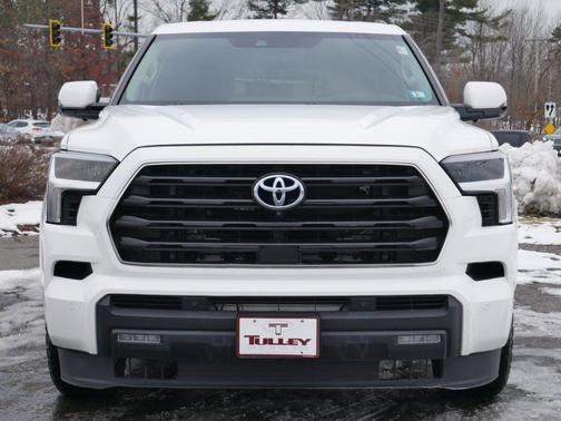 2024 Toyota Sequoia SR5