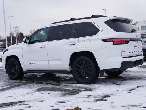2024 Toyota Sequoia SR5