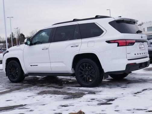 2024 Toyota Sequoia SR5