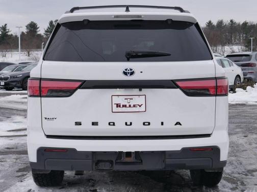 2024 Toyota Sequoia SR5