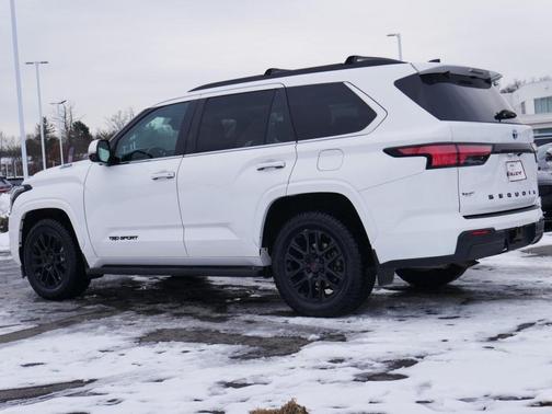 2024 Toyota Sequoia SR5