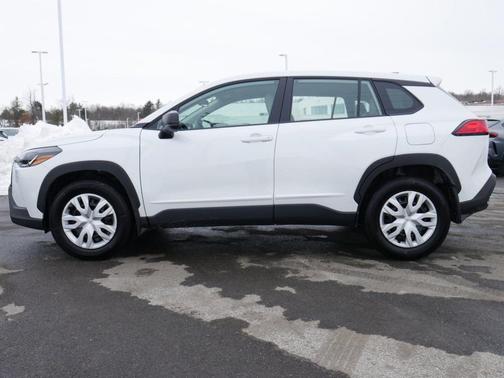 White 2025 Toyota Corolla Cross L