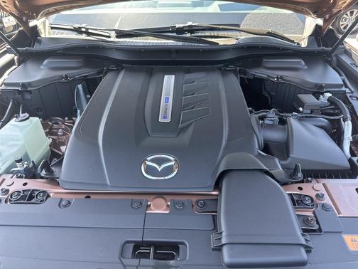 2025 Mazda CX-70 PHEV Premium Package