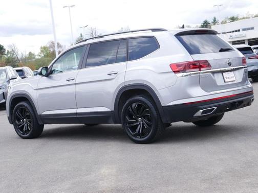 Pyrite Silver Metallic 2023 Volkswagen Atlas 3.6L SE w/Technology