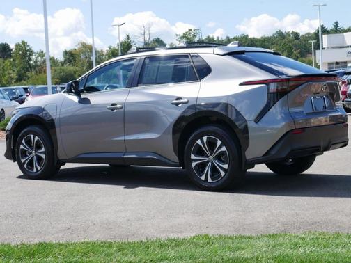 2025 Toyota bZ4X XLE
