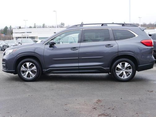 Magnetite Gray Metallic 2022 Subaru Ascent Premium 8-Passenger