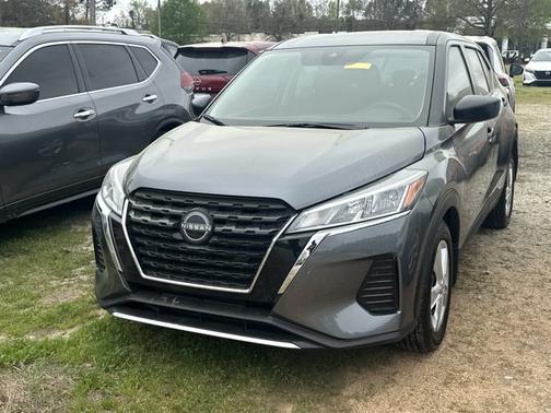 Gun Metallic 2025 Nissan Kicks Play S