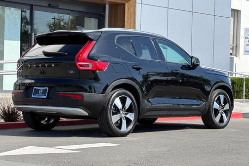 Black Stone 2021 Volvo XC40 T5 Momentum