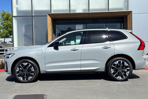 Vapour Grey Metallic 2026 Volvo XC60 Plug-In Hybrid Plus, T8 AWD Electric/Gasoline, Dark