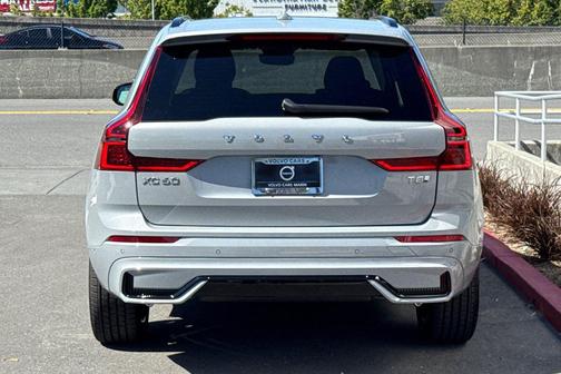 Vapour Grey Metallic 2026 Volvo XC60 Plug-In Hybrid Plus, T8 AWD Electric/Gasoline, Dark